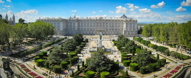 Достопримечательности Испании - королевский дворец в Мадриде
